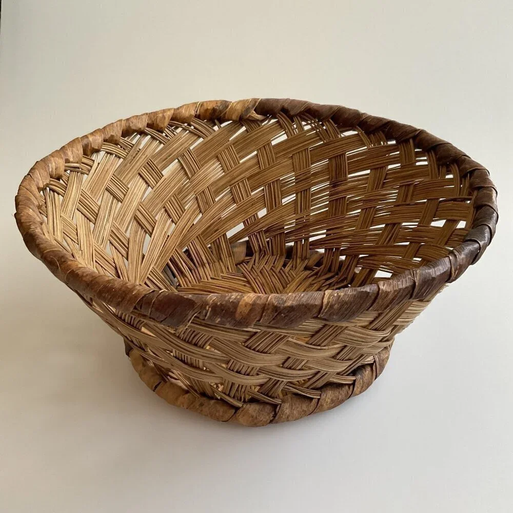Vintage Handwoven Basket With Leaf Wrap Detail Round Boho Farmhouse 11.5
